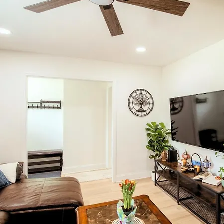 Stylish 3br Upper Level Near Clt & Whitewater