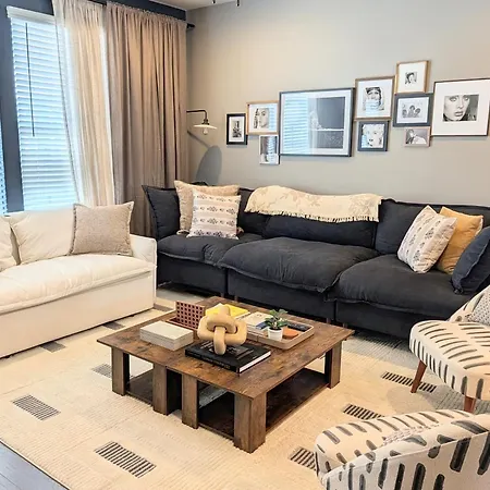 Qc Rooftop Retreat | Rooftop | Garage | Dog Park