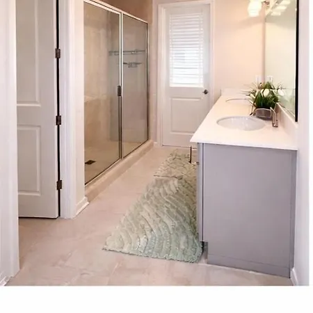 Prime Uptown Luxury Townhome 3br 3br Near Highlights Of Uptown Clt From Boa, Nascar , Panthers ,free Parking And *