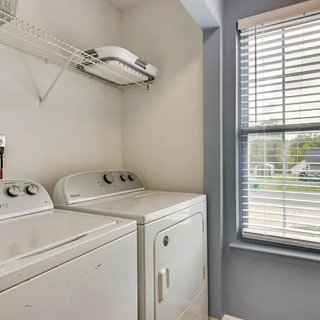 Vintage-chic Getaway: 6 Mi To Uptown *