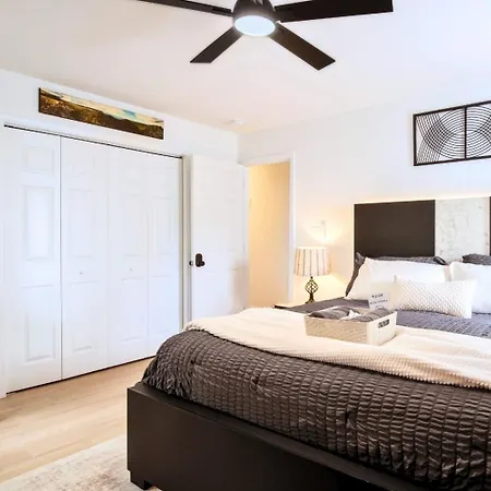 Stylish 3br Upper Level Near Clt & Whitewater Holiday home