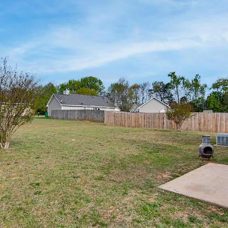 Vintage-chic Getaway: 6 Mi To Uptown Holiday home *