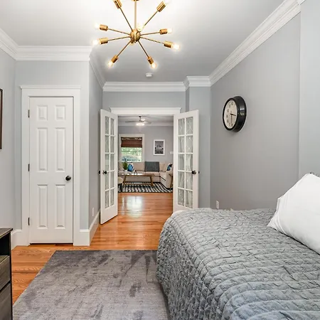 Holiday home Luxury South End Retreat - Hot Tub - 4 Bedrooms Charlotte