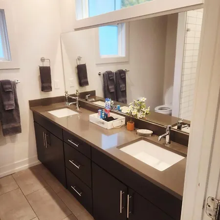 Cozy-chic 3br Near Uncc Noda Uptown I-85 Holiday home Charlotte