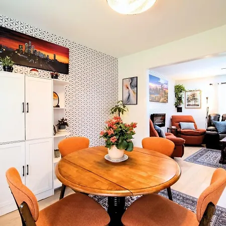 Stylish 3br Upper Level Near Clt & Whitewater Holiday home *
