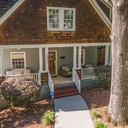 Luxury South End Retreat - Hot Tub - 4 Bedrooms Holiday home *