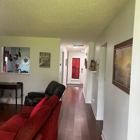Comfort Home, Near Uptown And Airport *