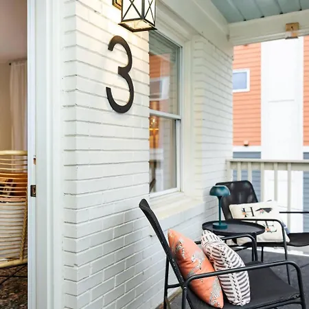 Holiday home Qc Quarters: Elevated 4 Br/4ba, Total Quadplex Charlotte
