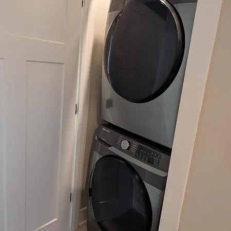 Holiday home Qc Rooftop Retreat | Rooftop | Garage | Dog Park *