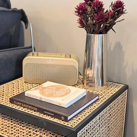 Qc Rooftop Retreat | Rooftop | Garage | Dog Park Holiday home