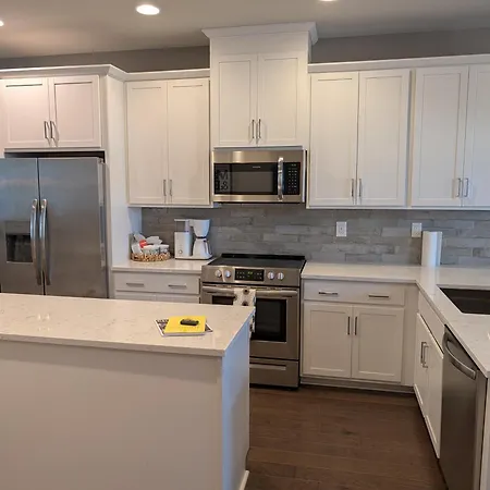 Holiday home Qc Rooftop Retreat | Rooftop | Garage | Dog Park