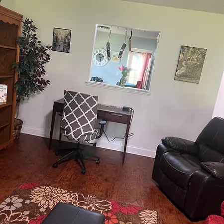 Holiday home Comfort Home, Near Uptown And Airport