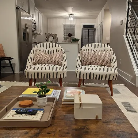 Qc Rooftop Retreat | Rooftop | Garage | Dog Park