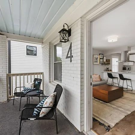 Qc Quarters: Elevated 4 Br/4ba, Total Quadplex Holiday home Charlotte