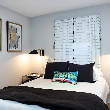 Holiday home Qc Quarters: Elevated 4 Br/4ba, Total Quadplex *