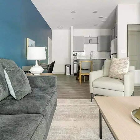 Landing Stunning 1Bd Gym Pool Apartment