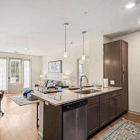 Apartment Luxury 2br Near Uptown | Noda & Light Rail Charlotte