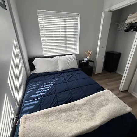 Modern Luxe Retreat Free Parking King Beds Charlotte