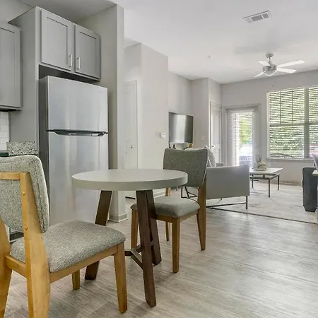 Landing Stunning 1Bd Gym Pool Apartment