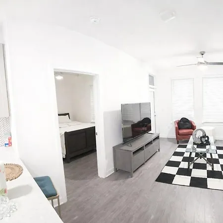 Luxurious 2br 2br Uptown Oasis, Boa, Nascar, Airport And View With Free Parking * Charlotte