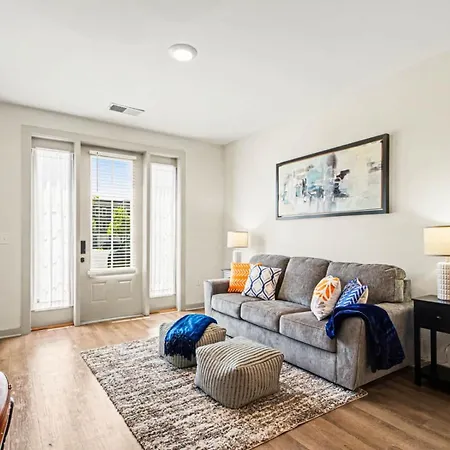Luxury 2br Near Uptown | Noda & Light Rail Charlotte