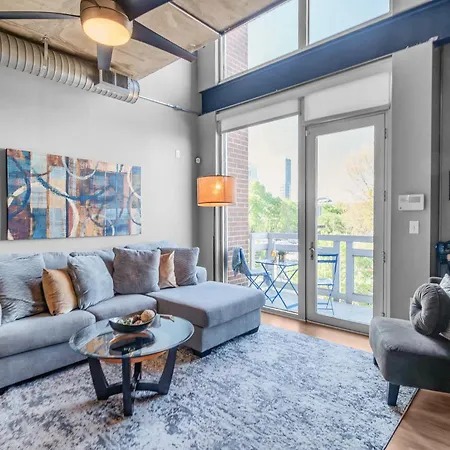 Apartment Modern Uptown Loft - Corporate-ready - Views