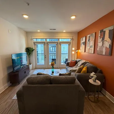 Apartment Uptown Escape - Free Parking, Pool, Walkable Charlotte