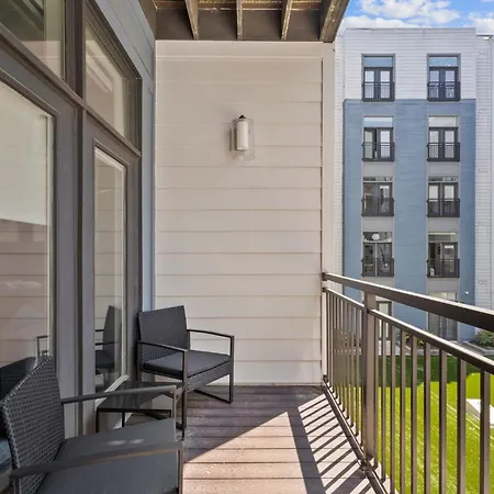Carolina Charm - Free Parking, Pool, Gym Apartment Charlotte