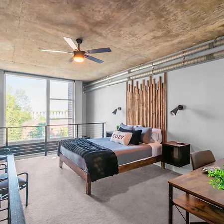 Modern Uptown Loft - Corporate-ready - Views * Charlotte