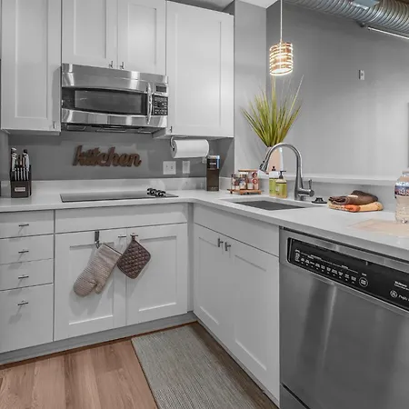 Modern Uptown Loft - Corporate-ready - Views * Charlotte
