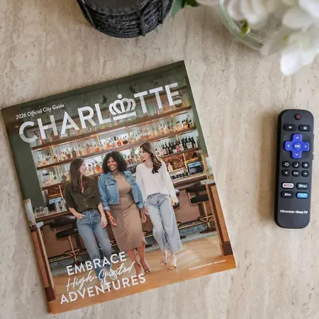 Skyline - Free Parking, Pool, Views Apartment Charlotte