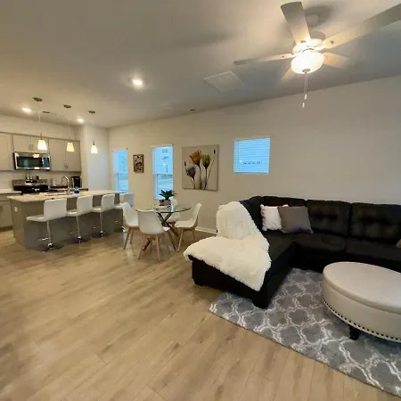 Sloan Garden House Modern Townhome Near South End