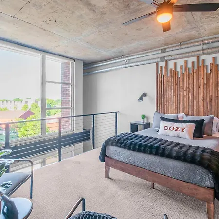 Apartment Modern Uptown Loft - Corporate-ready - Views *