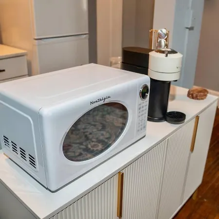 Apartment Uptown Funk Getaway With Parking & Walk To Stadiums, Nightlife