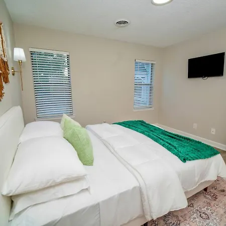 Apartment Uptown Luxe Retreat With Parking & Walk To Center Charlotte