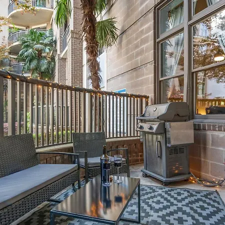 Walk To Boa & Truist, Luxury 2br With Pool Patio * Charlotte