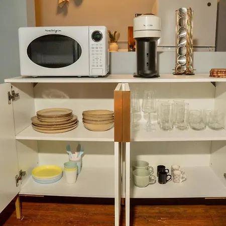 Uptown Funk Getaway With Parking & Walk To Stadiums, Nightlife Apartment