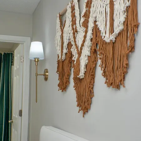 Uptown Luxe Retreat With Parking & Walk To Center Apartment Charlotte