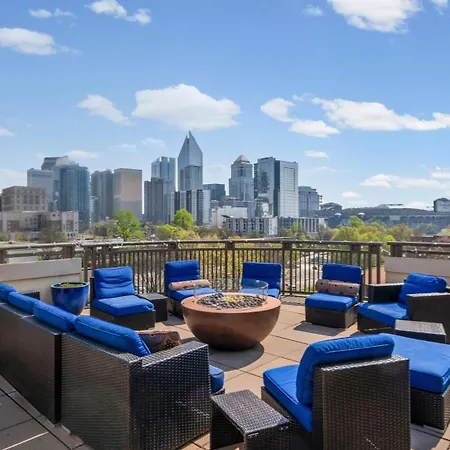 Apartment Walk To Boa & Truist, Luxury 2br With Pool Patio Charlotte