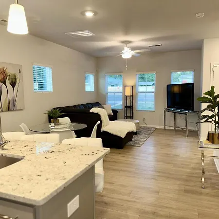 Sloan Garden House Modern Townhome Near South End * Charlotte