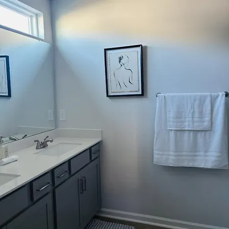 Sloan Garden House Modern Townhome Near South End * Charlotte