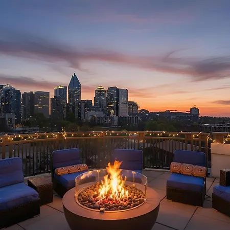 Walk To Boa & Truist, Luxury 2br With Pool Patio Charlotte