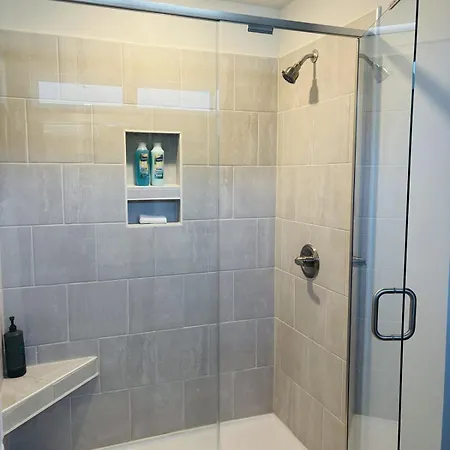 Sloan Garden House Modern Townhome Near South End *