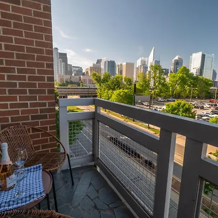 Modern Uptown Loft - Corporate-ready - Views