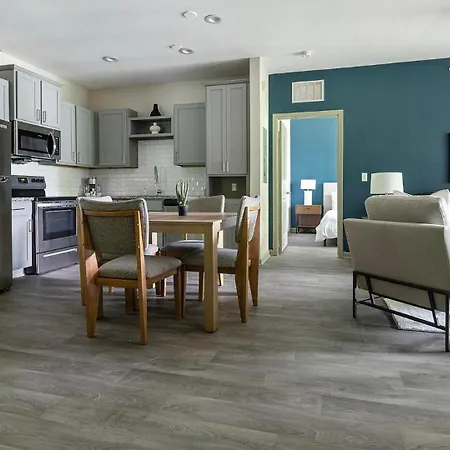 Landing Stunning 1Bd Gym Pool Apartment