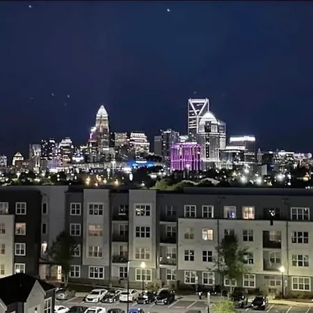 Luxurious 2br 2br Uptown Oasis, Boa, Nascar, Airport And View With Free Parking