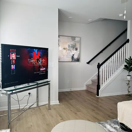 Sloan Garden House Modern Townhome Near South End *