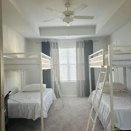 Apartment Sloan Garden House Modern Townhome Near South End *