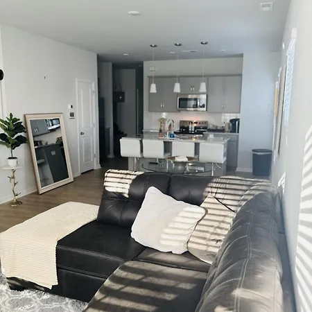 Sloan Garden House Modern Townhome Near South End *