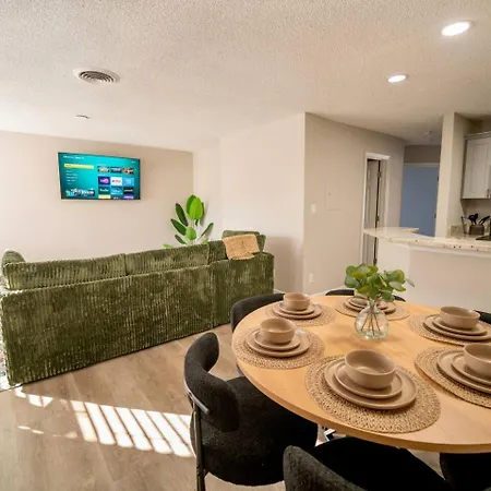 Uptown Luxe Retreat With Parking & Walk To Center Charlotte